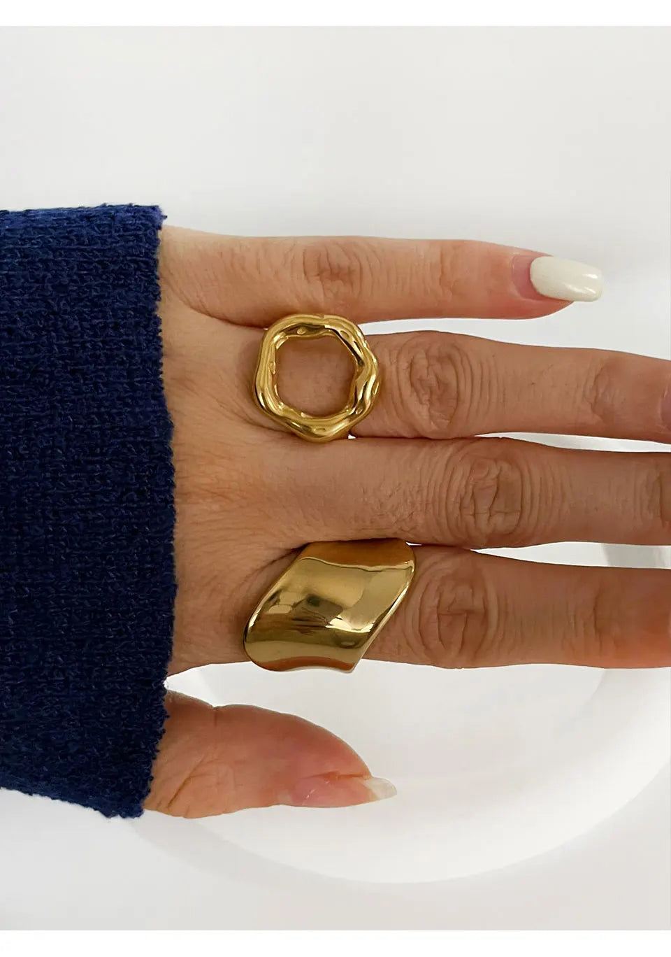 Sovict Sculpted Minimal Ring