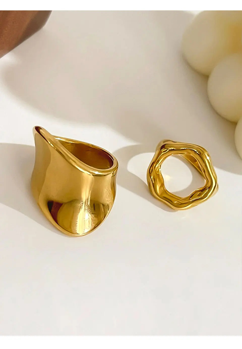 Sovict Sculpted Minimal Ring