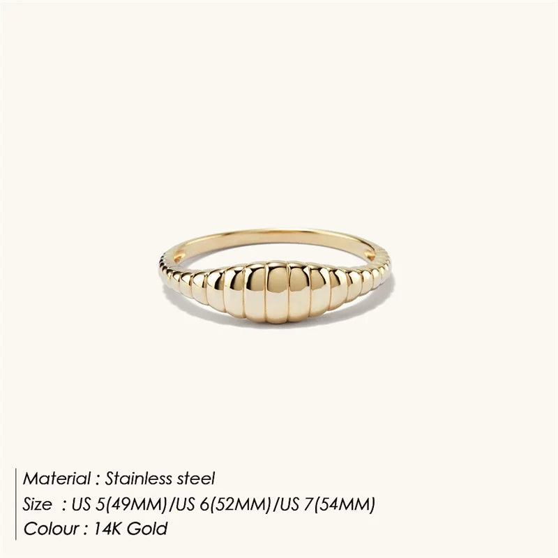 Sovict Croissant Tail Ring