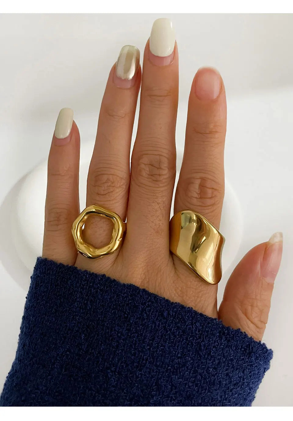Sovict Sculpted Minimal Ring