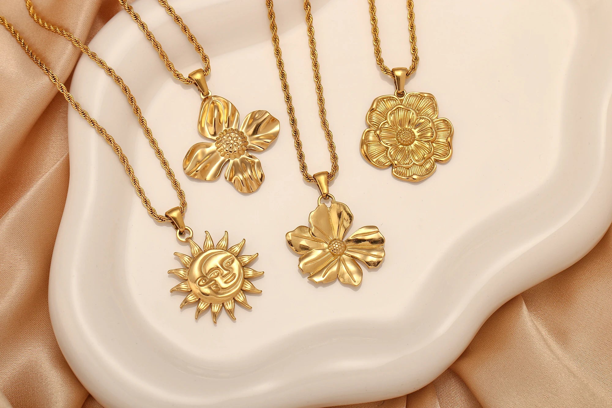 Sovict Coastal Charm Pendant Necklace