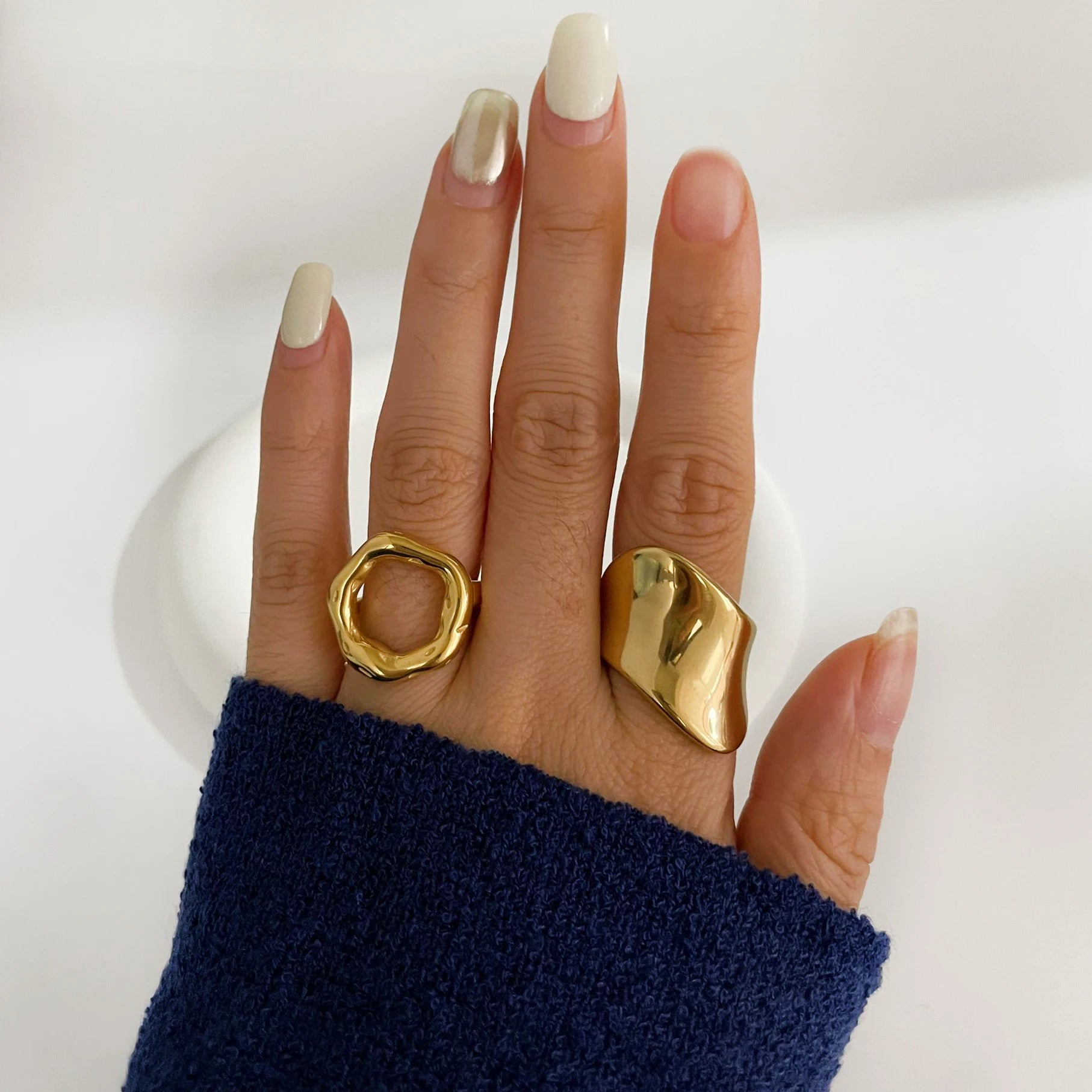 Sovict Sculpted Minimal Ring