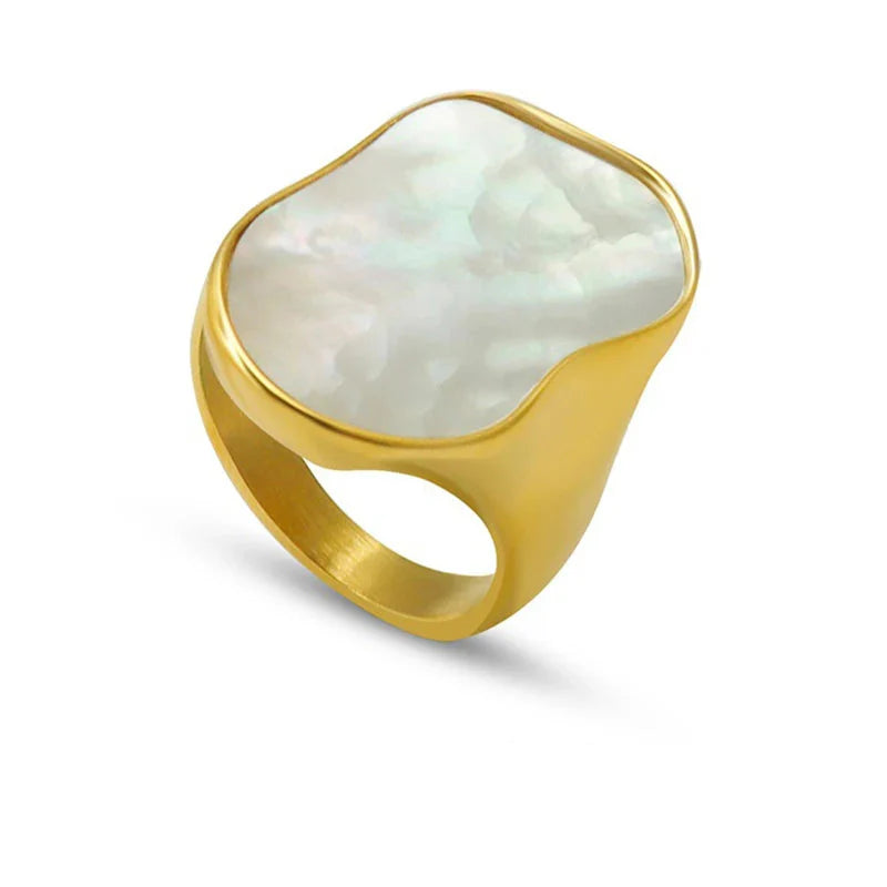 18K Gold Shell Statement Ring – Irregular Geometric Design