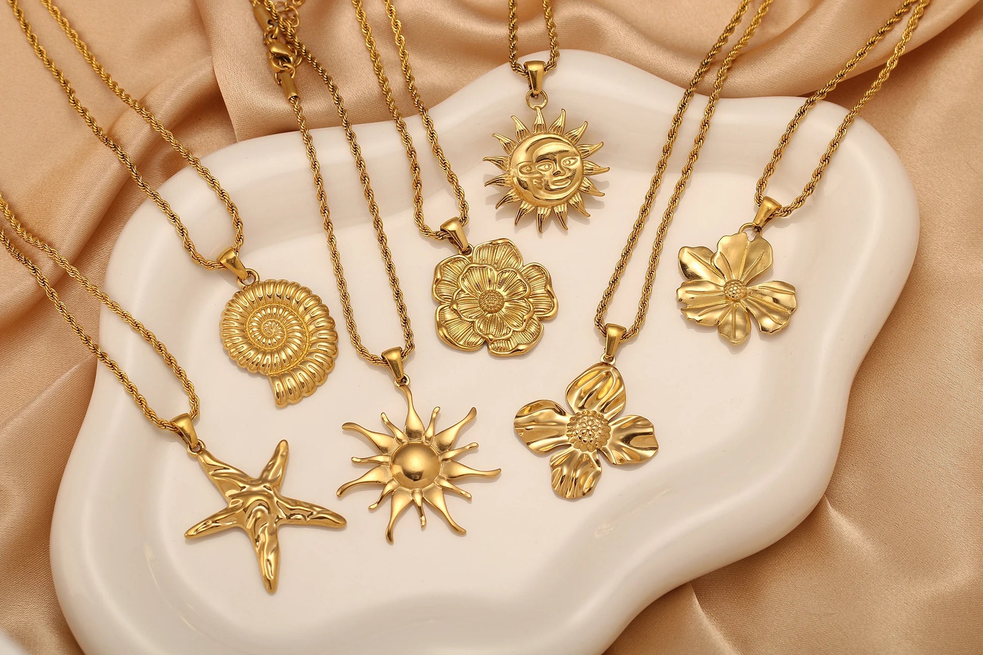 Sovict Coastal Charm Pendant Necklace