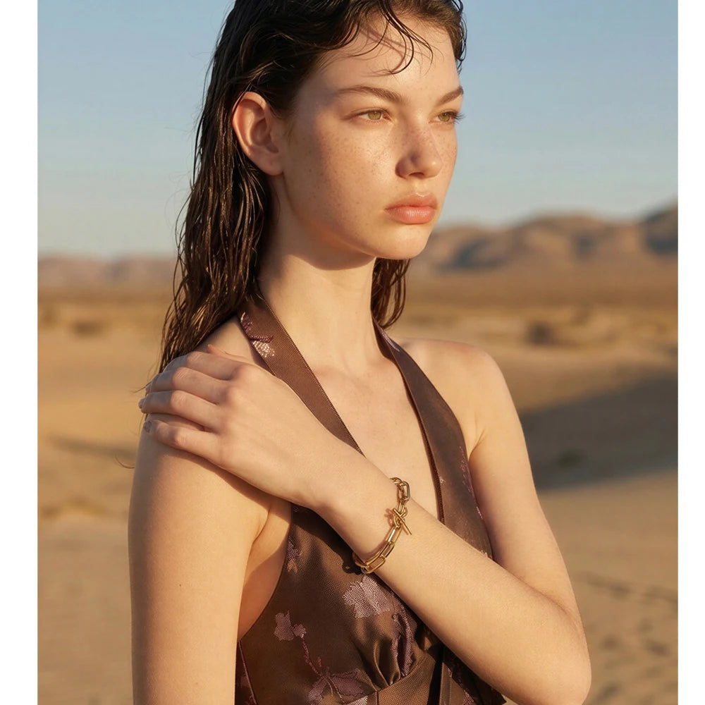 Sovict Sculpted Toggle Chain Bracelet
