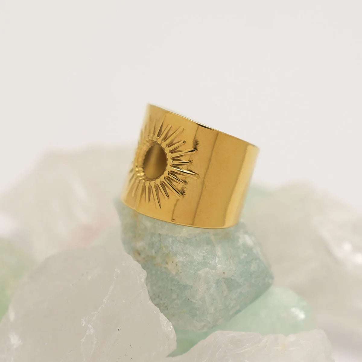 Sovict Hollow Sun Band Ring