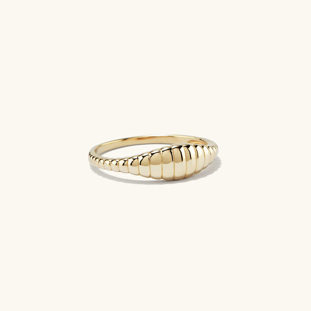 Sovict Croissant Tail Ring