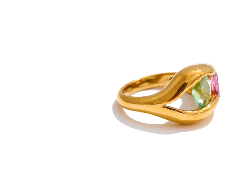 Sovict Crystal Kiss Ring