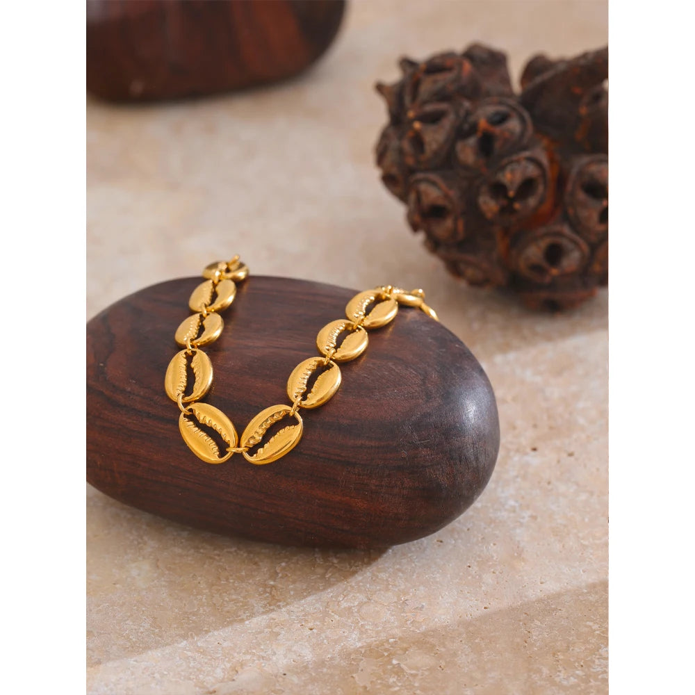 Sovict Golden Shell Charm Bracelet
