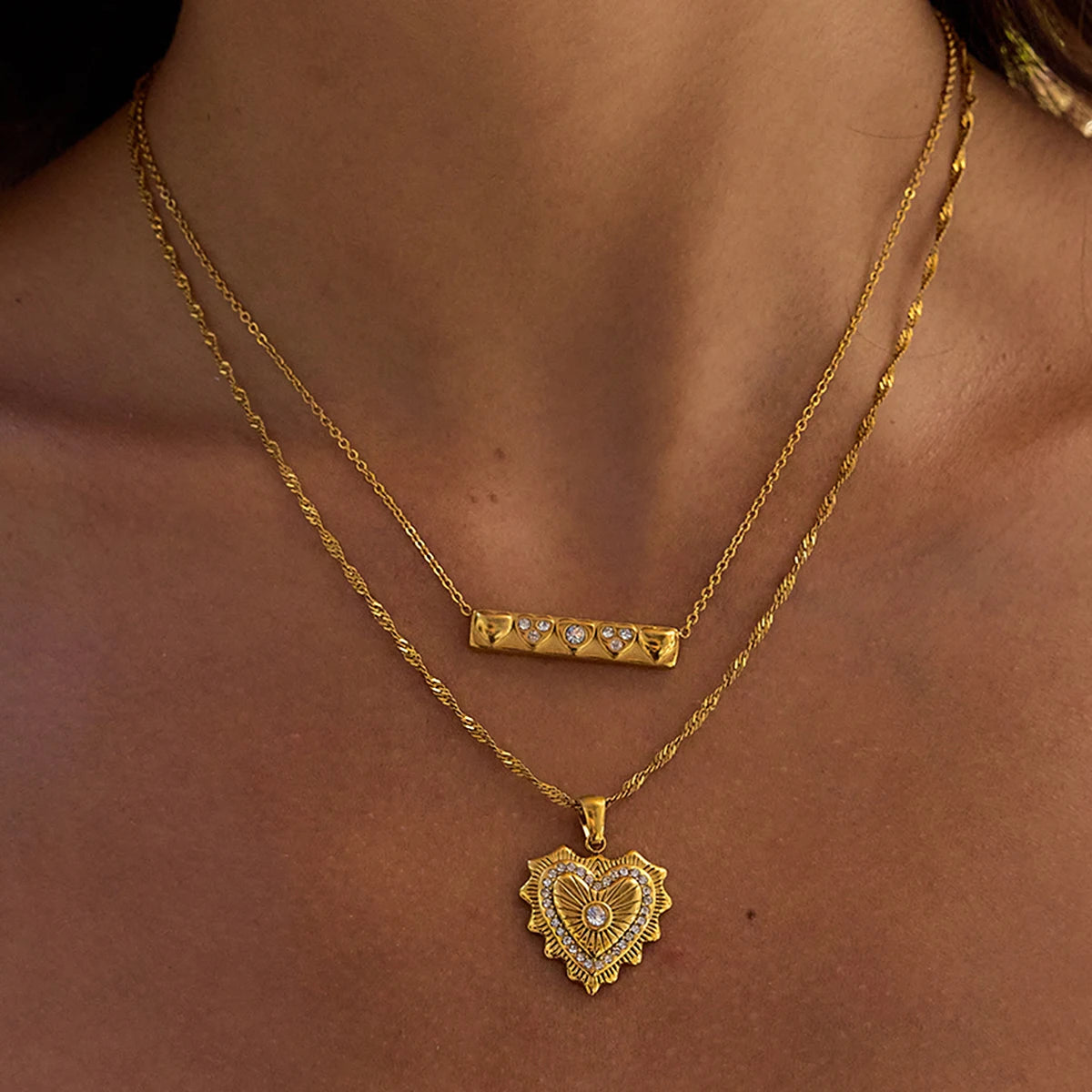 Sovict Ribbed Heart Pendant Necklace