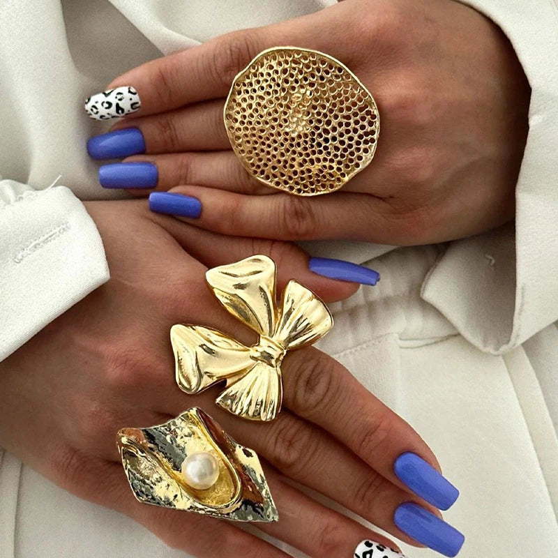 Sovict Sculpted Bloom Ring Set