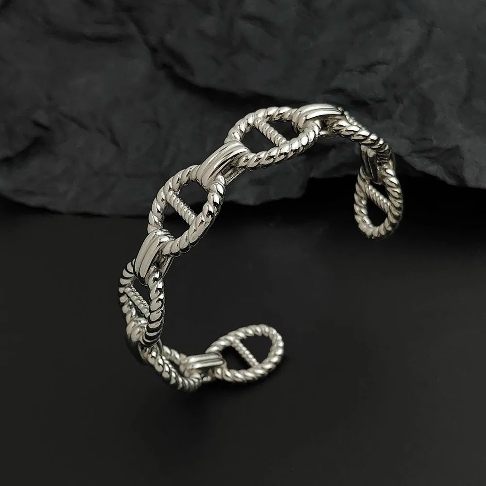 Creative integrated molded patterned gold-plated