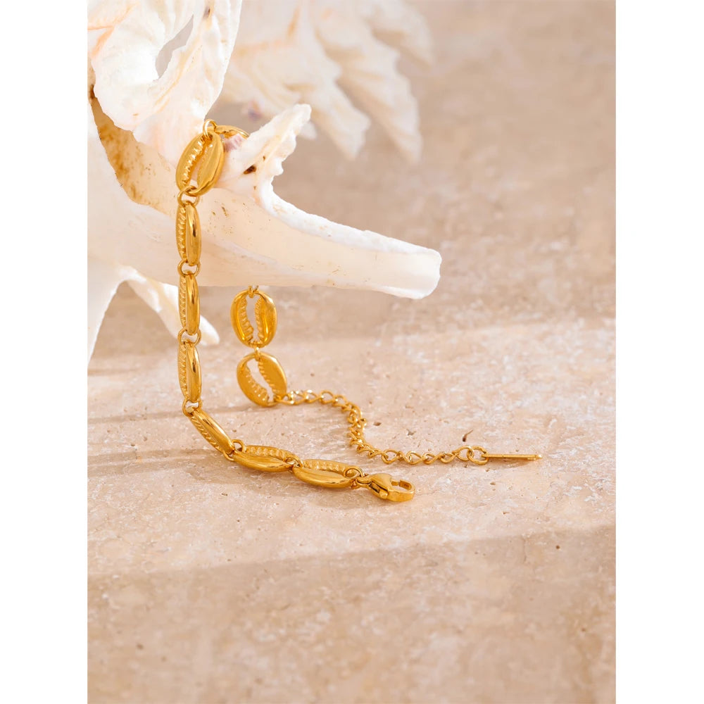 Sovict Golden Shell Charm Bracelet