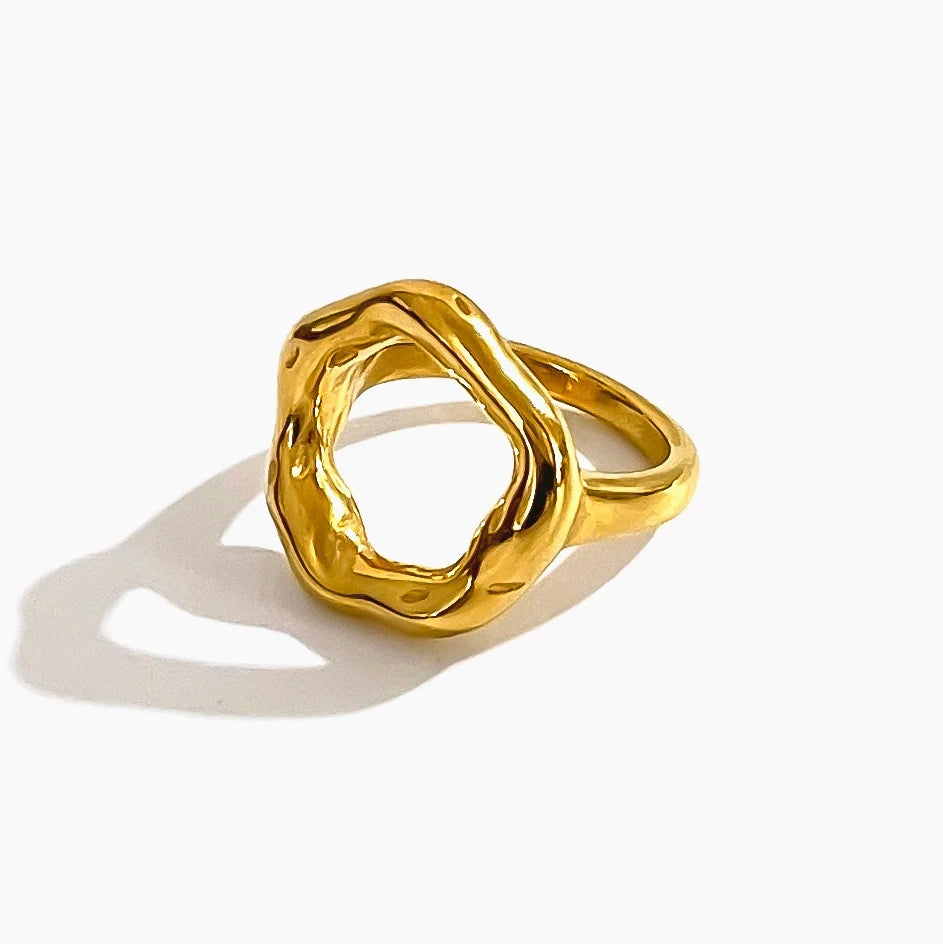 Sovict Sculpted Minimal Ring