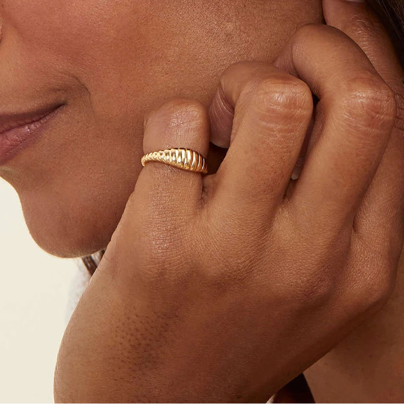 Sovict Croissant Tail Ring