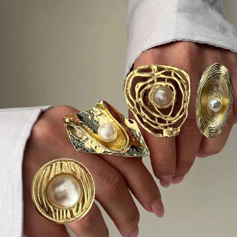 Sovict Sculpted Bloom Ring Set