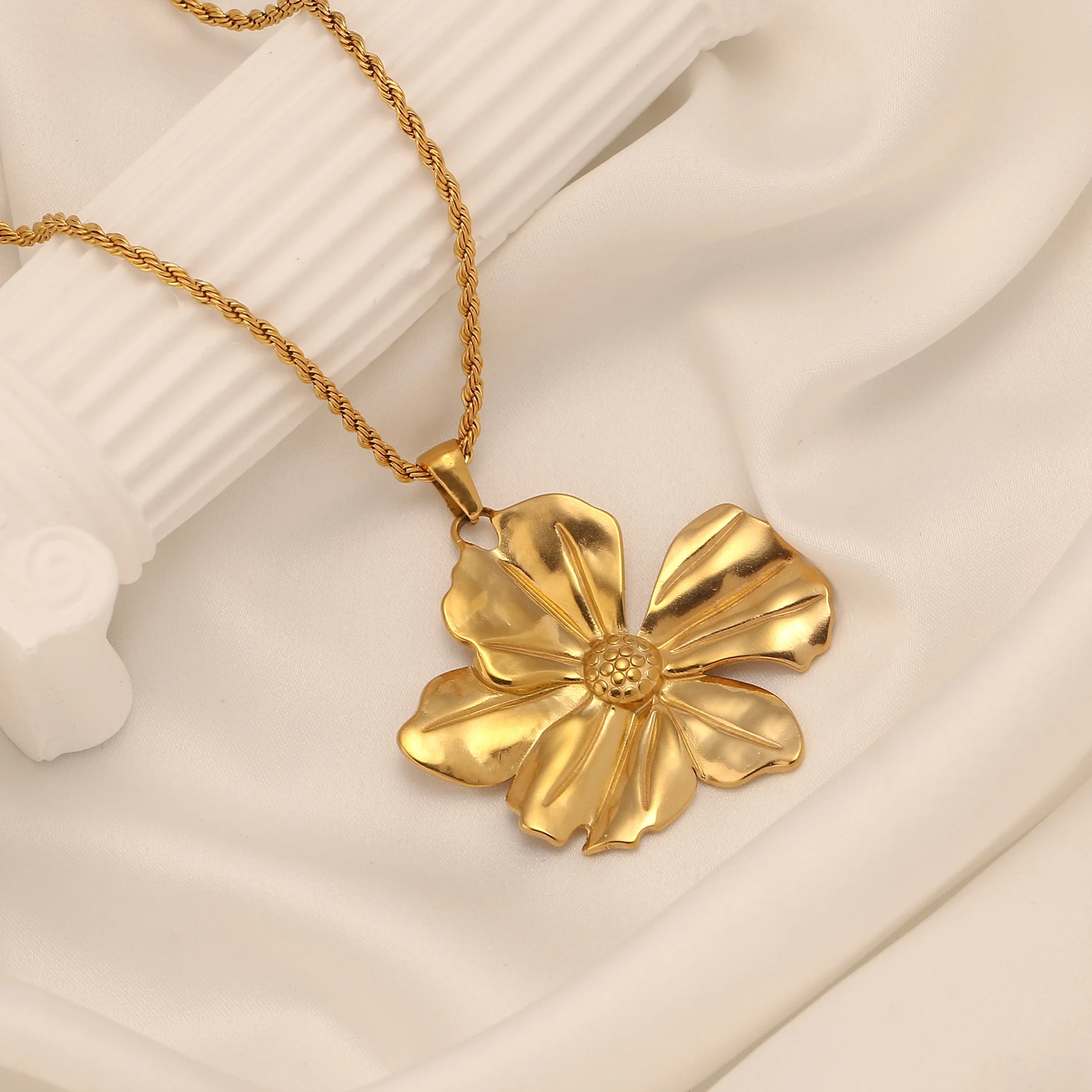 Sovict Coastal Charm Pendant Necklace