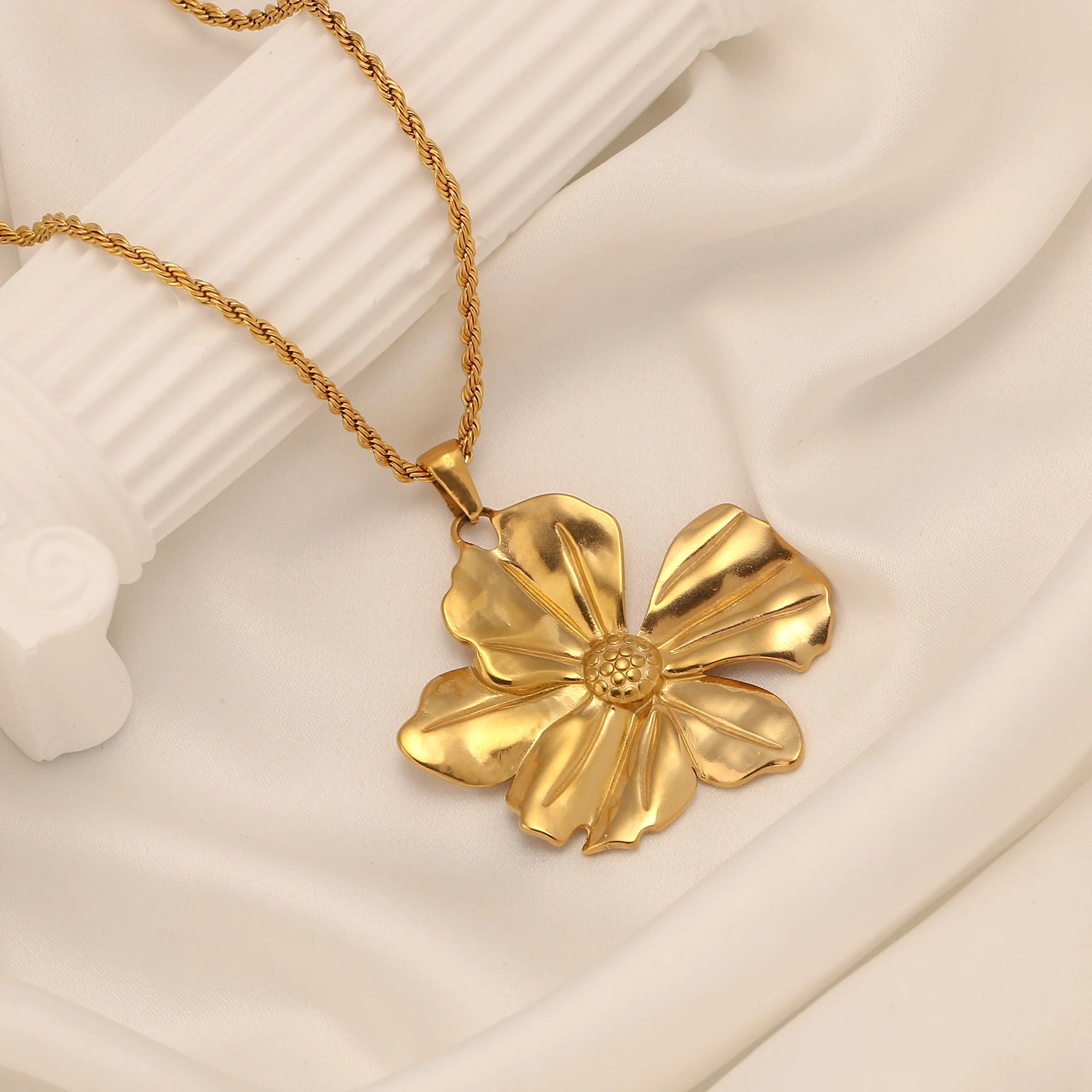Sovict Coastal Charm Pendant Necklace