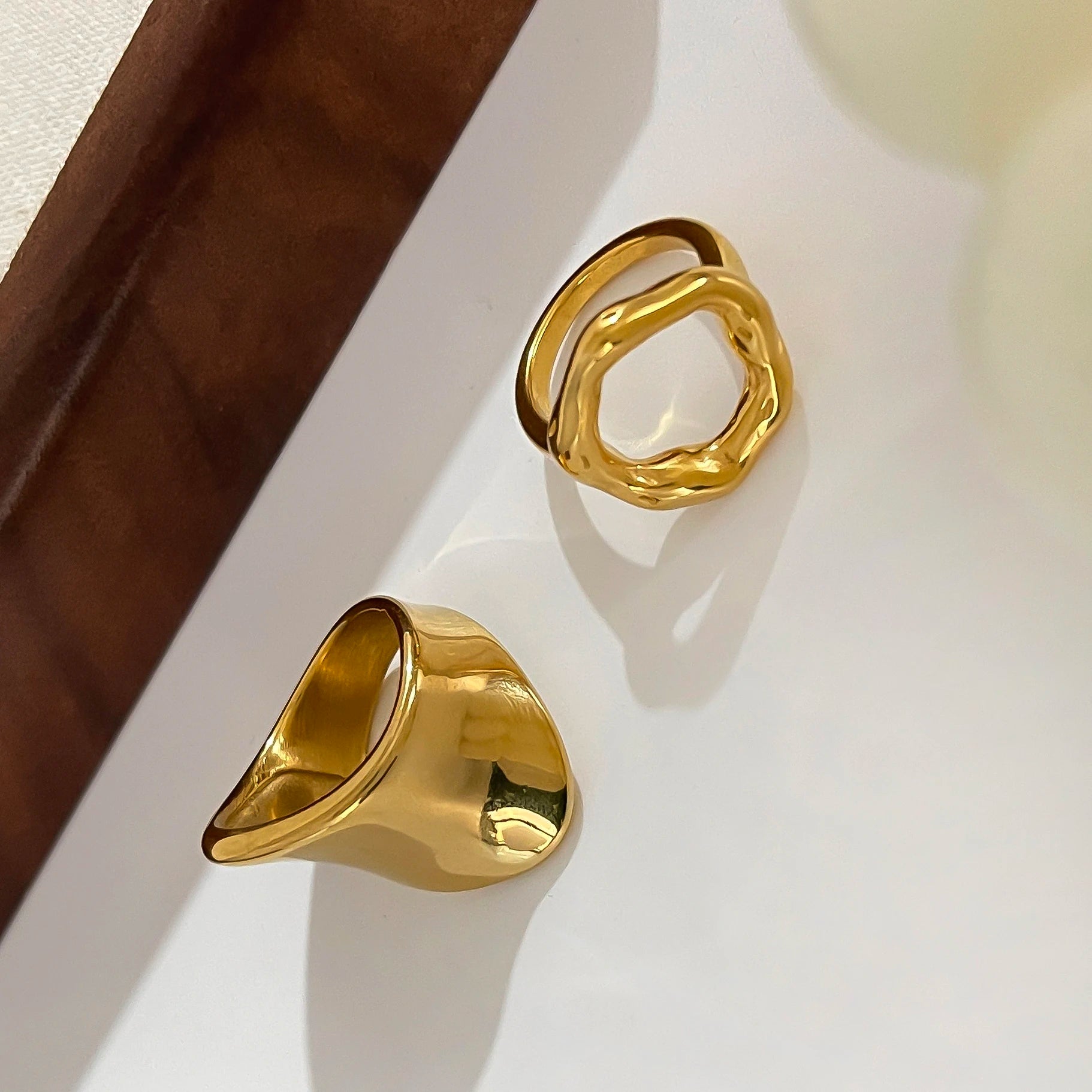 Sovict Sculpted Minimal Ring