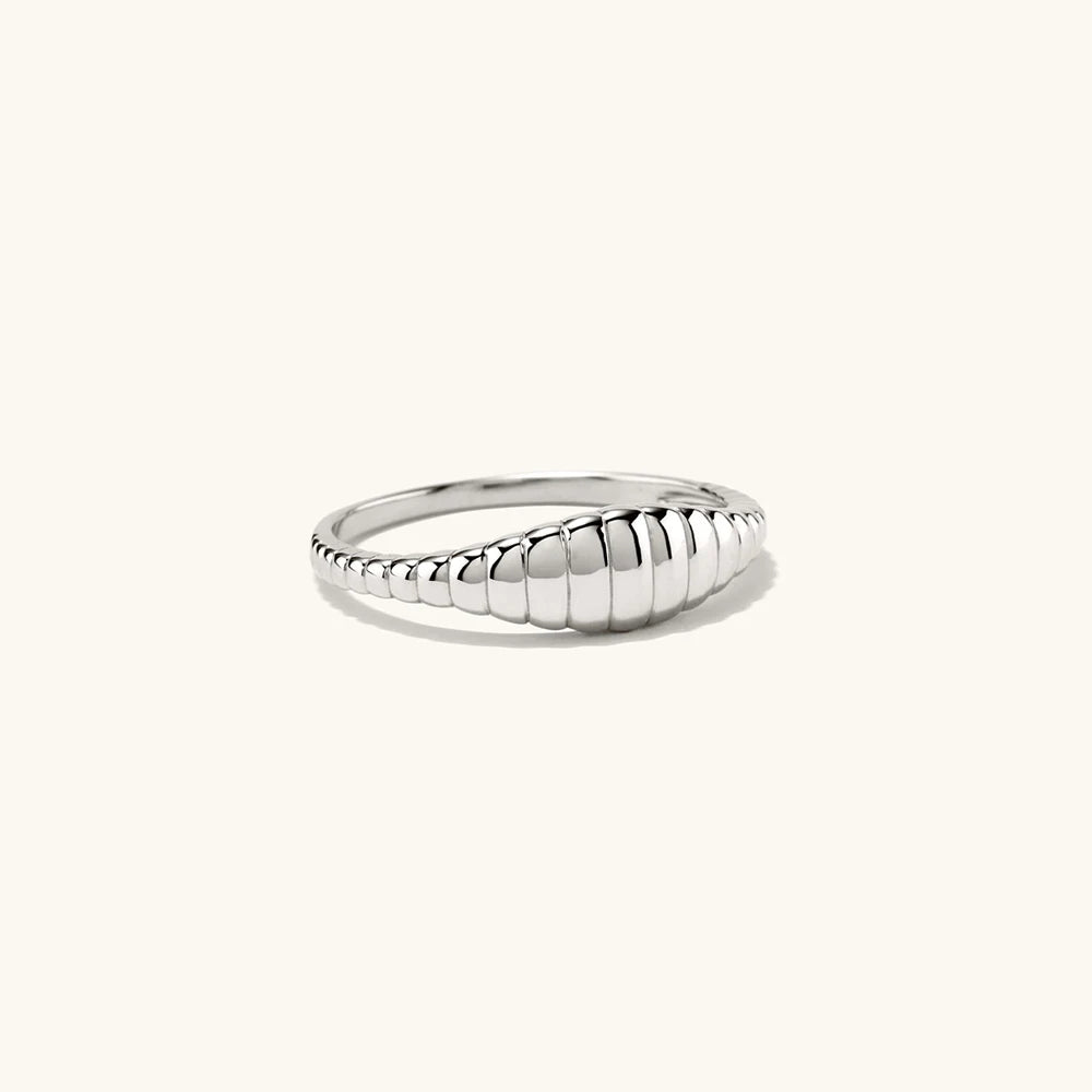 Sovict Croissant Tail Ring