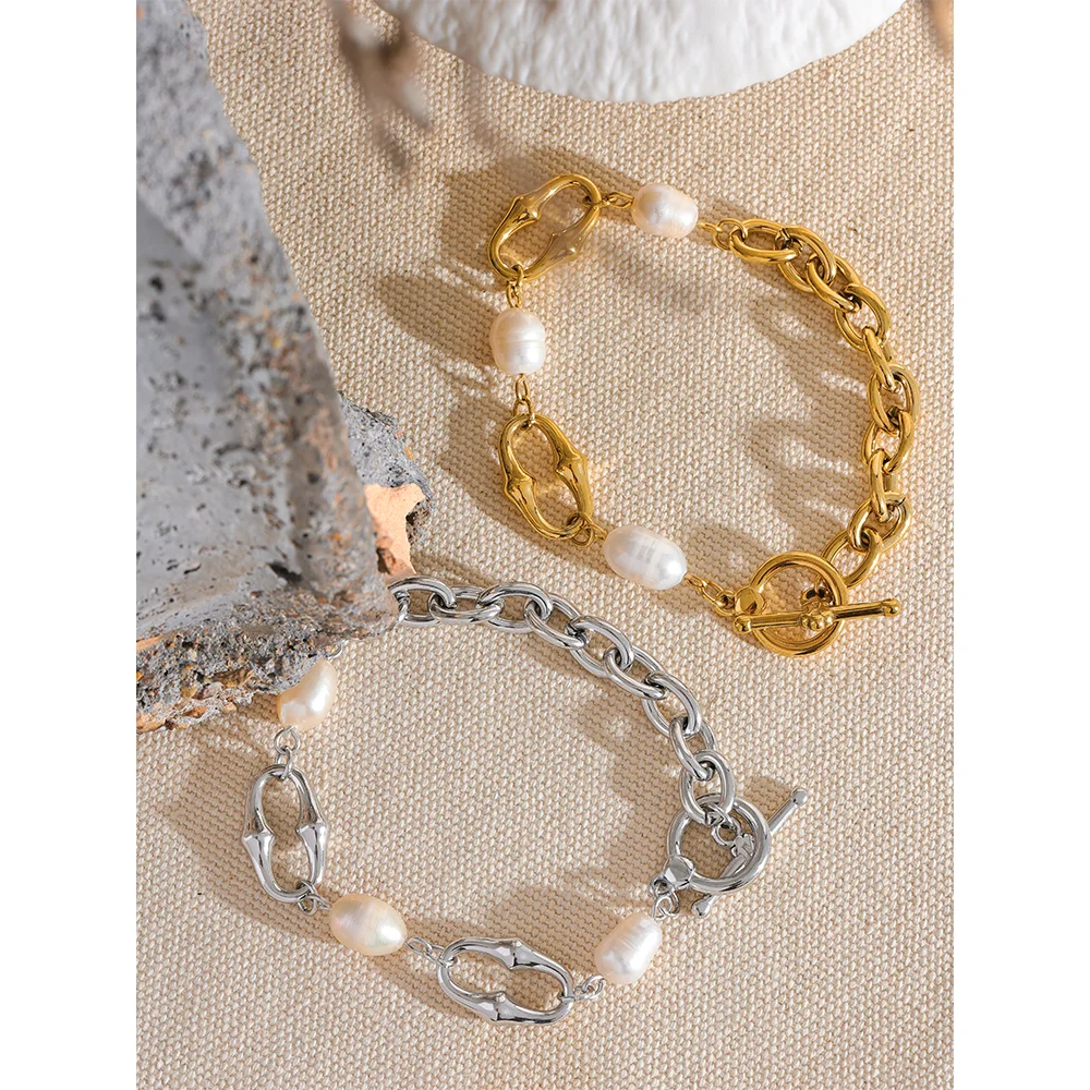 Sovict Pearl Link Toggle Bracelet