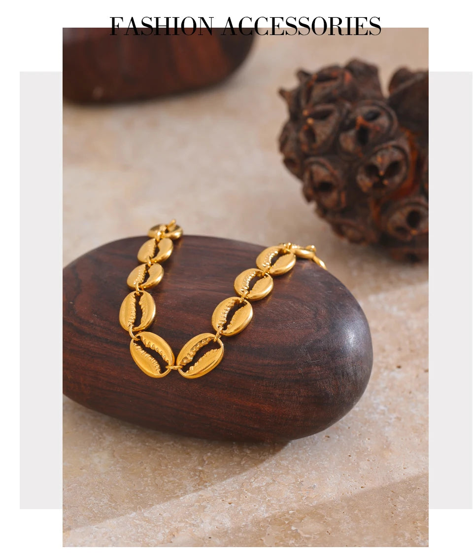 Sovict Golden Shell Charm Bracelet