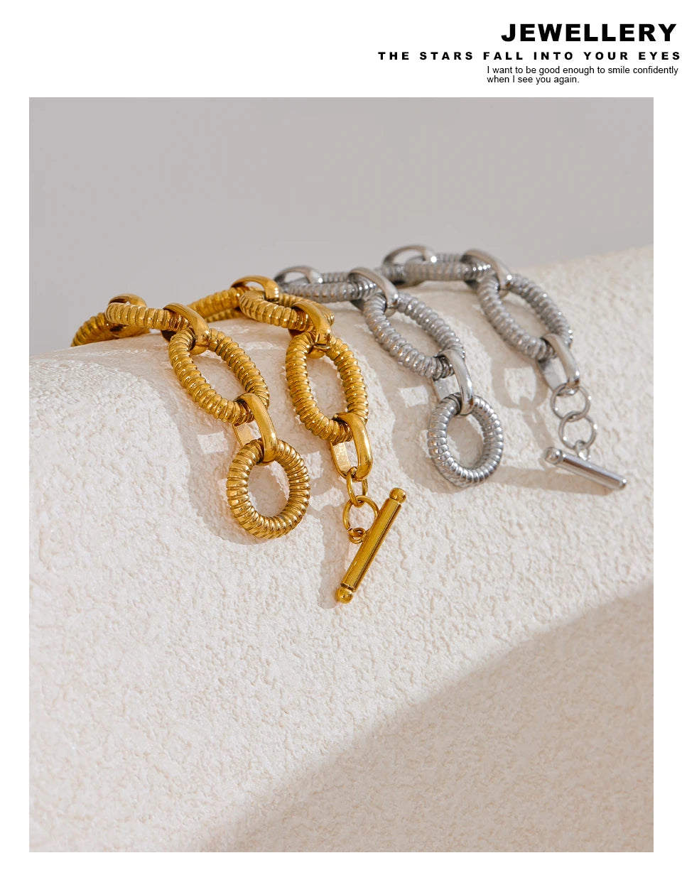 Sovict Oval Link Toggle Bracelet