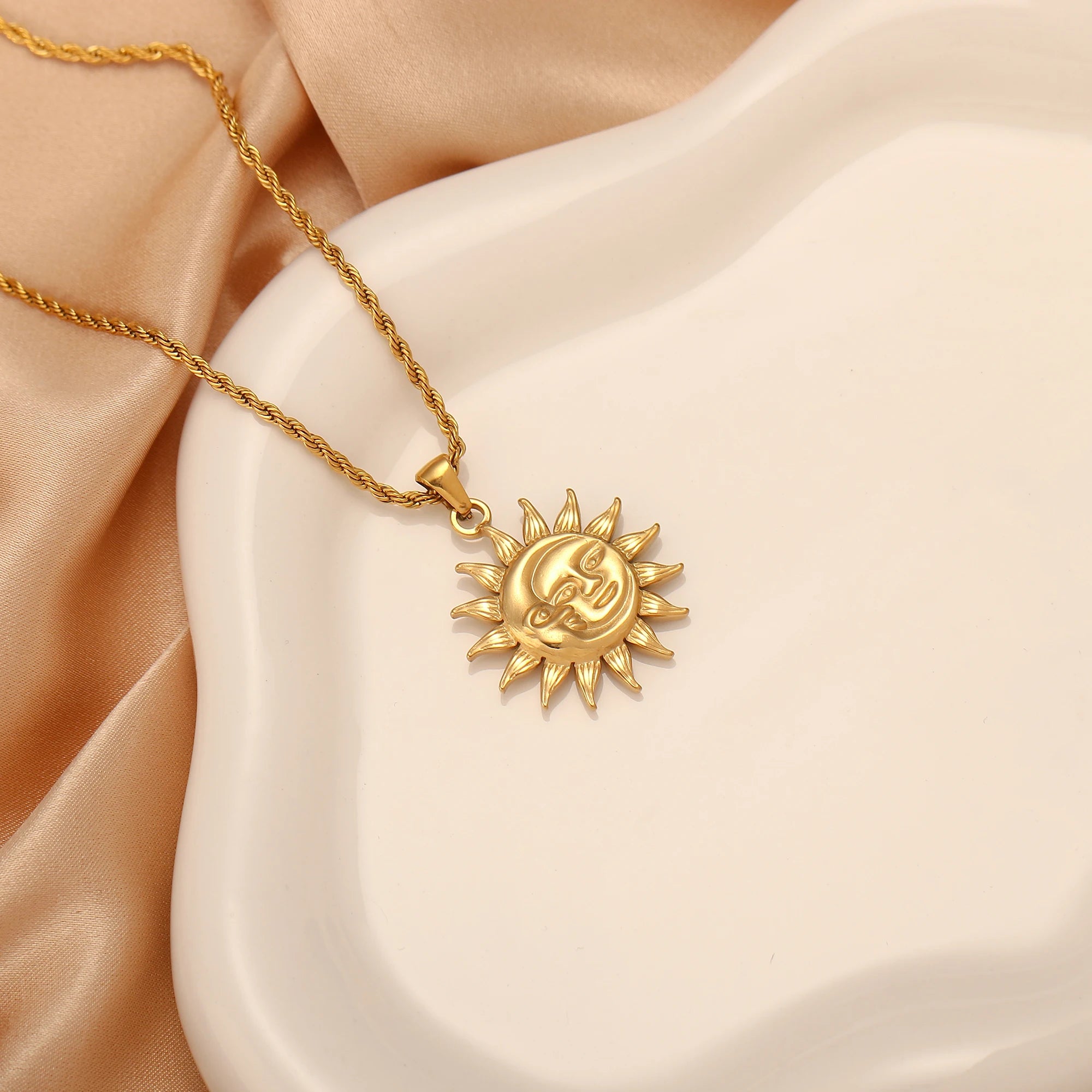 Sovict Coastal Charm Pendant Necklace