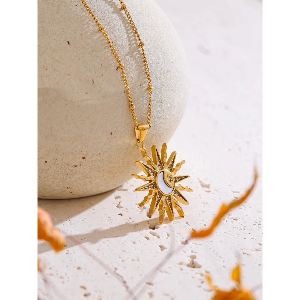 Sovict Celestial Shell Pendant Necklace