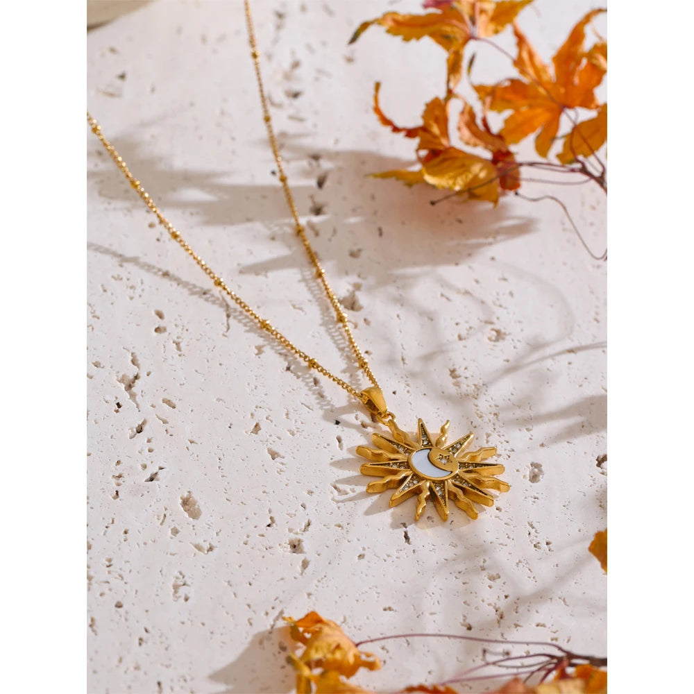 Sovict Celestial Shell Pendant Necklace