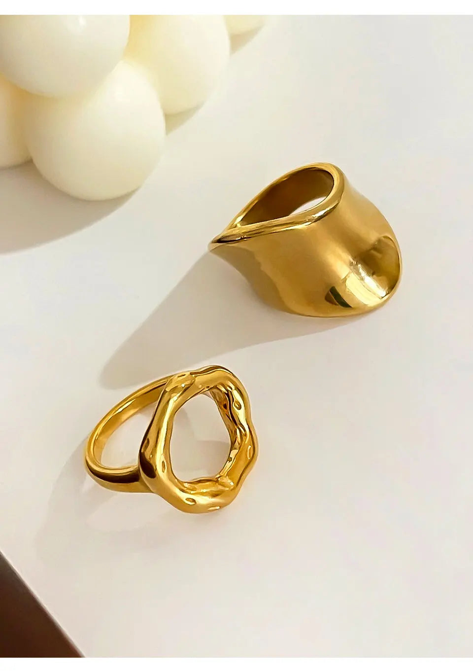 Sovict Sculpted Minimal Ring