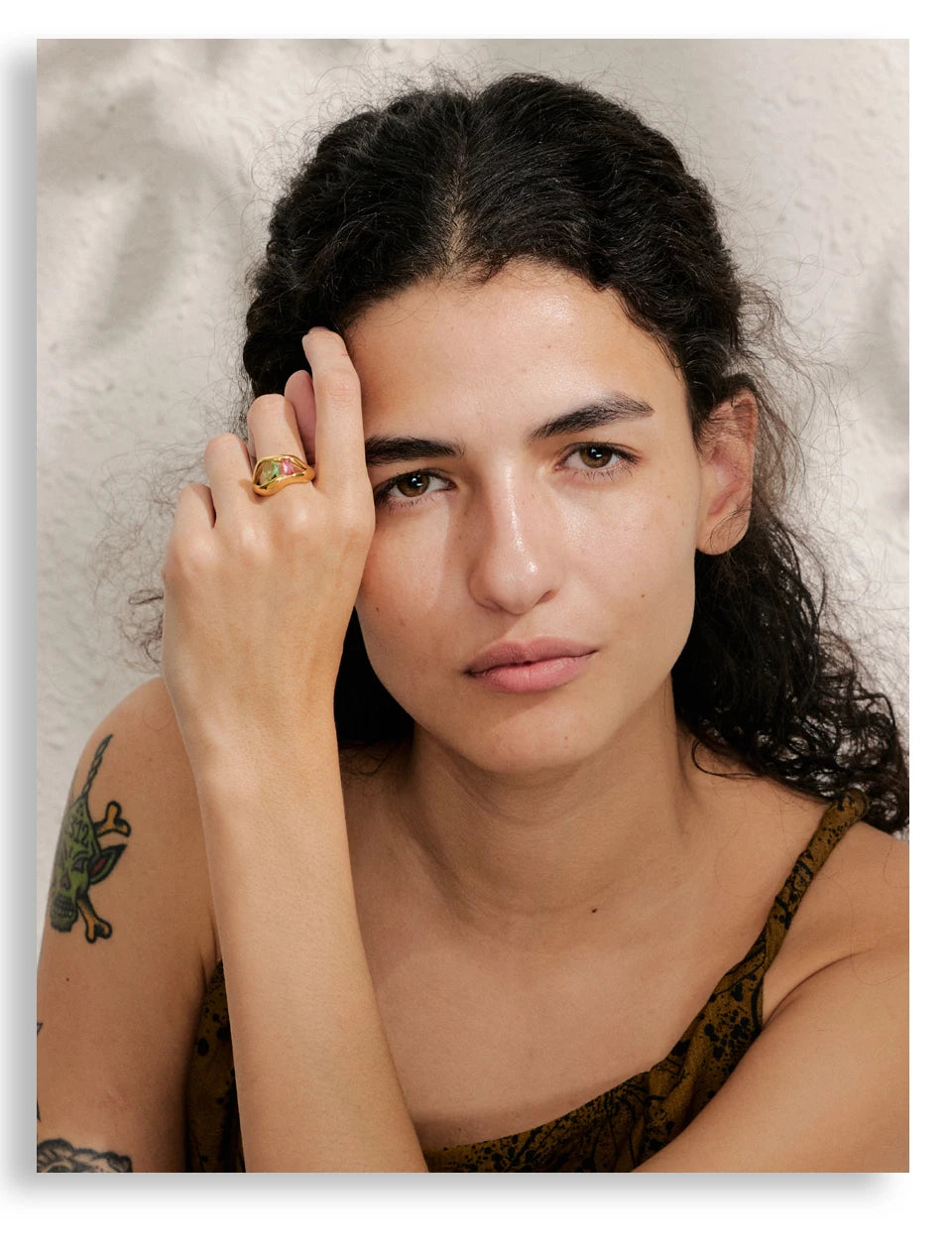 Sovict Crystal Kiss Ring