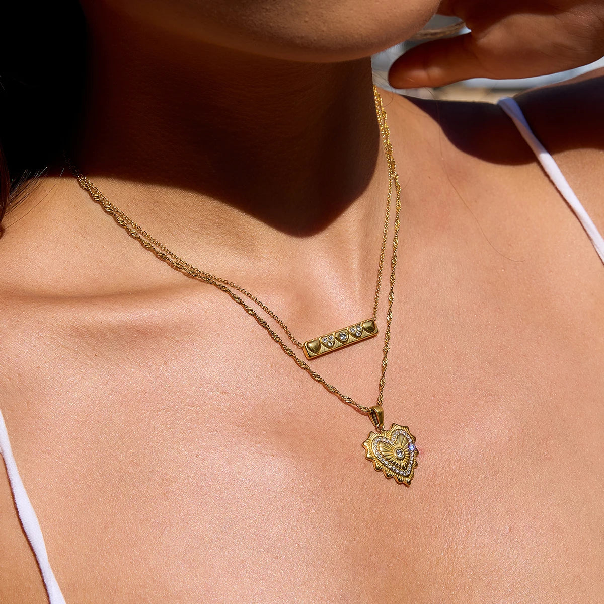 Sovict Ribbed Heart Pendant Necklace