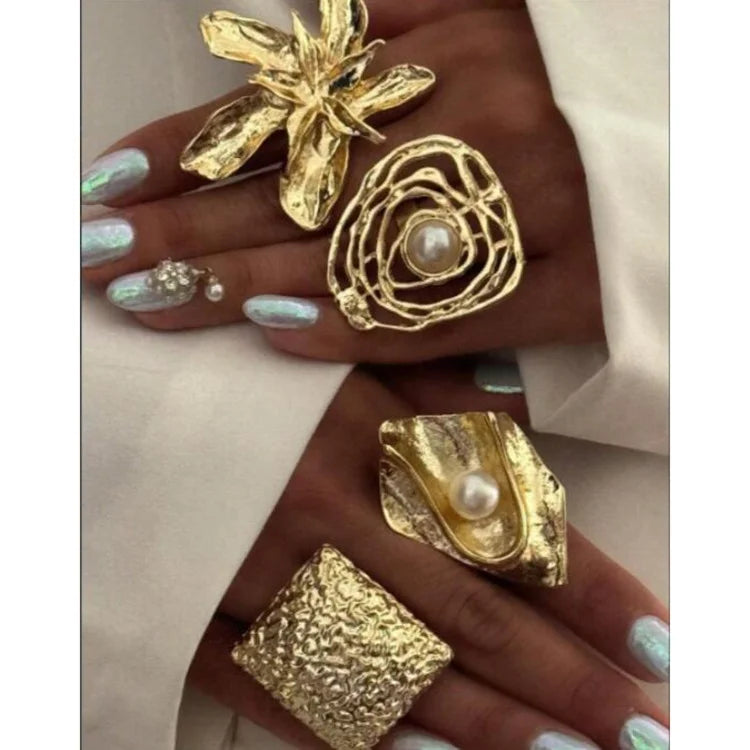 Sovict Sculpted Bloom Ring Set