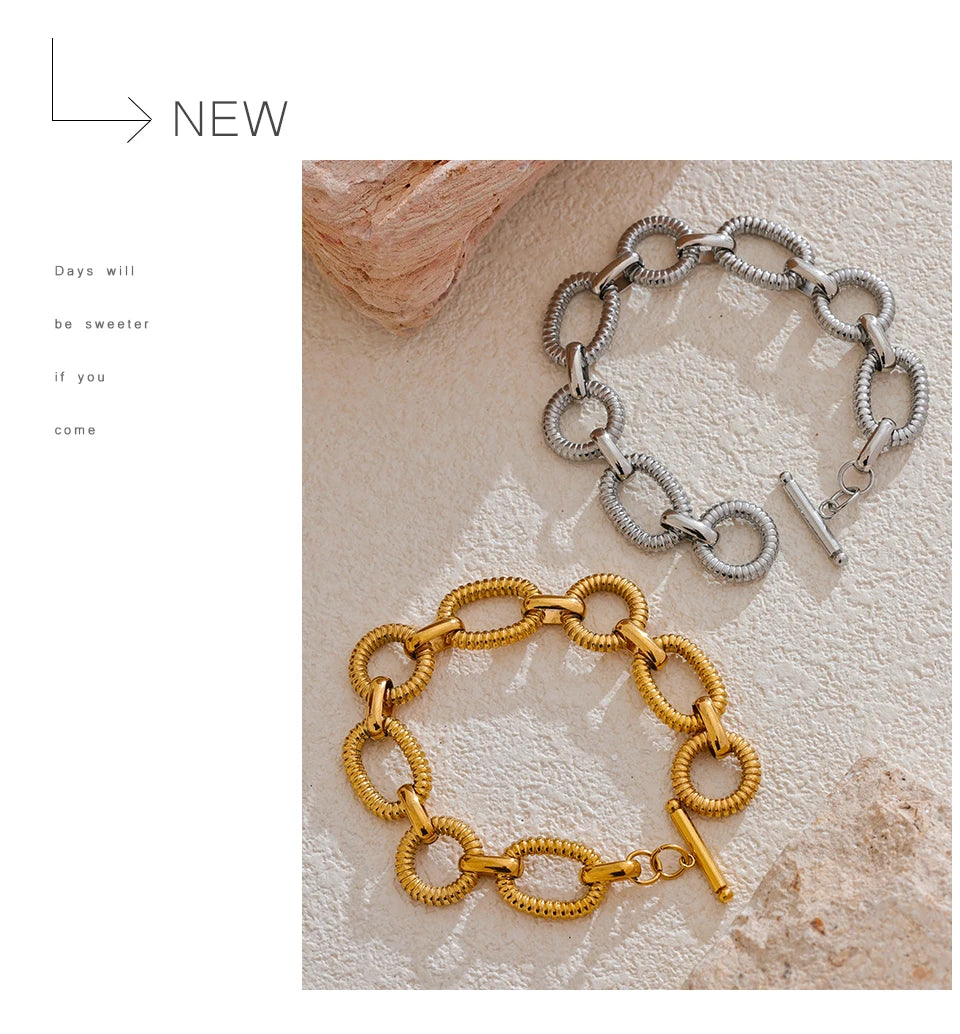 Sovict Oval Link Toggle Bracelet