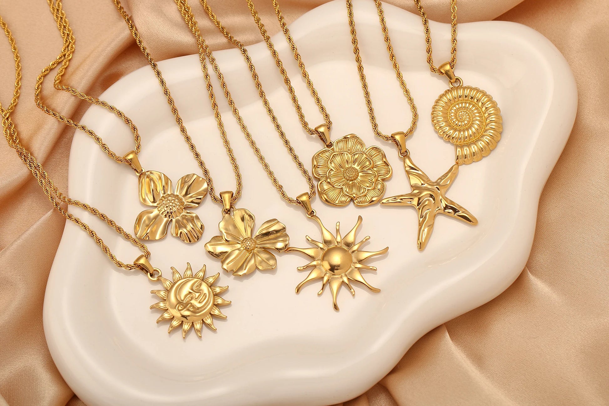 Sovict Coastal Charm Pendant Necklace