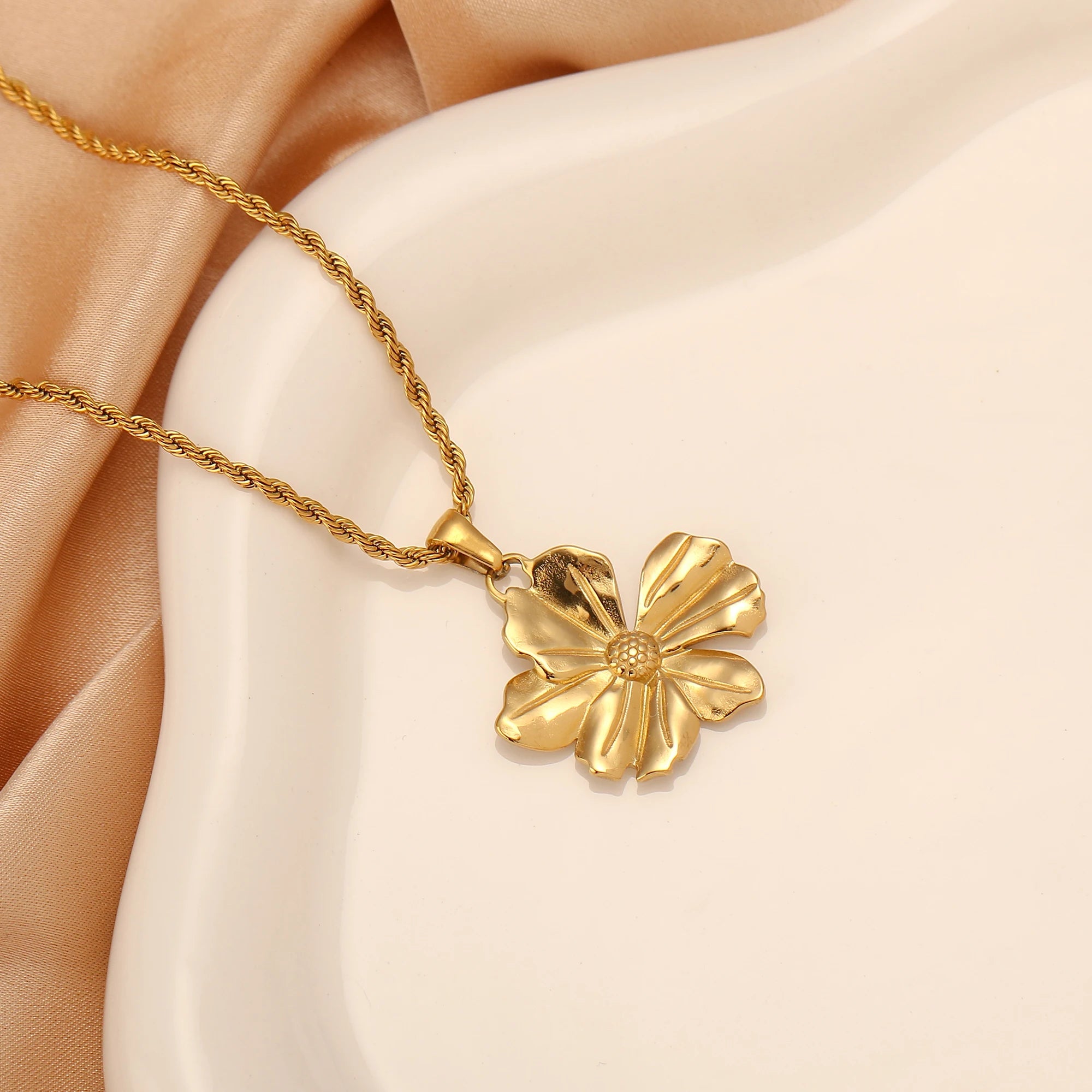 Sovict Coastal Charm Pendant Necklace