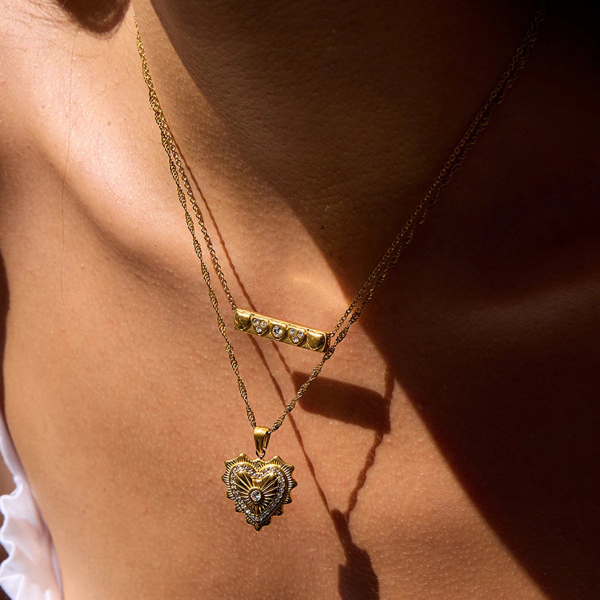 Sovict Ribbed Heart Pendant Necklace