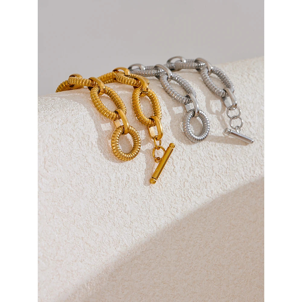 Sovict Oval Link Toggle Bracelet