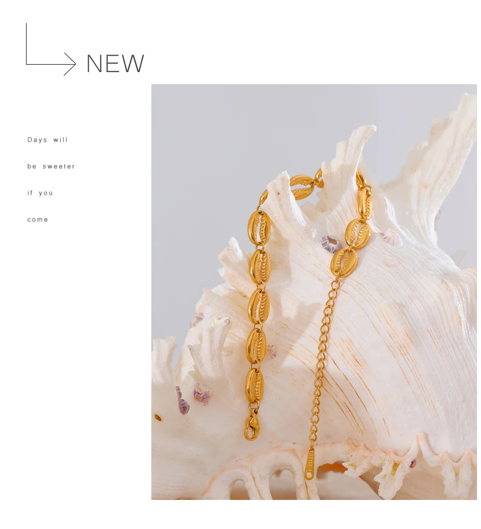 Sovict Golden Shell Charm Bracelet