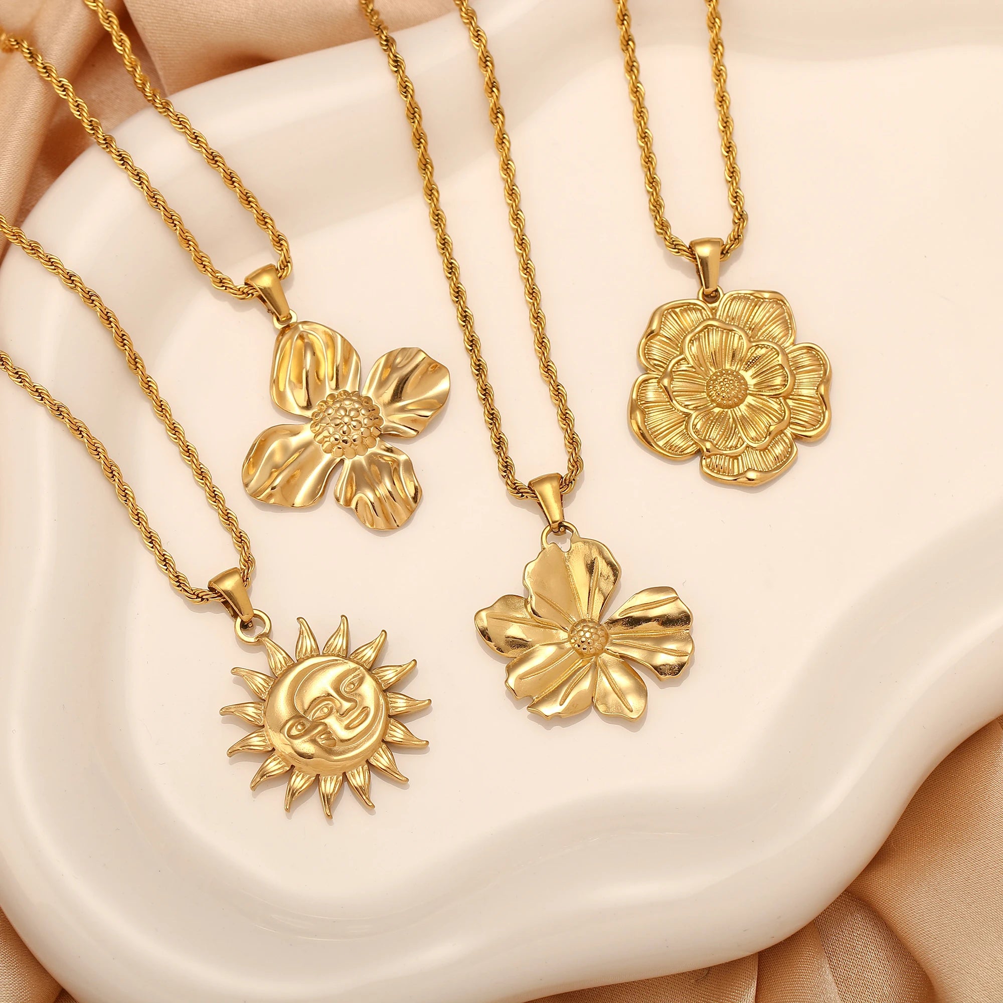 Sovict Coastal Charm Pendant Necklace
